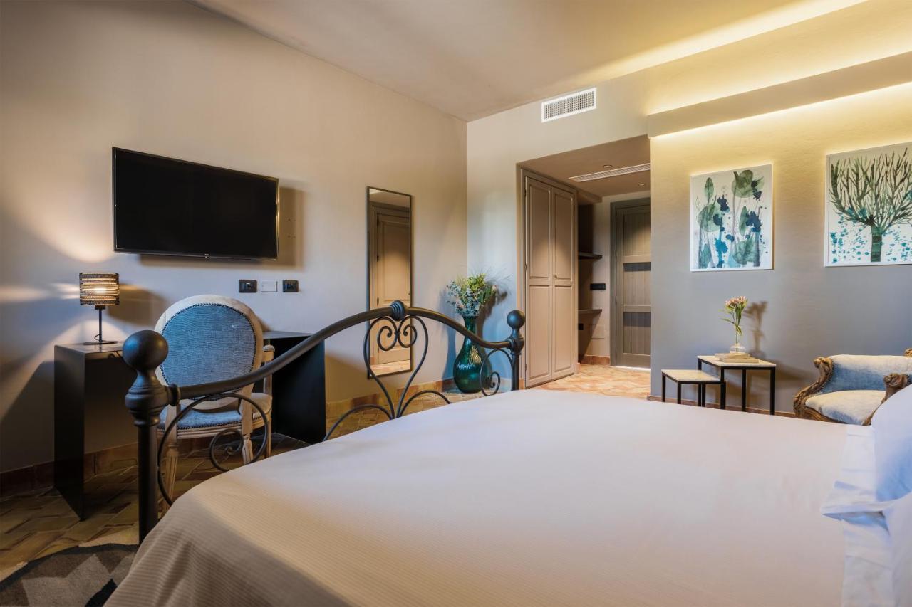 Hotel Masseria Del Carboj 4*